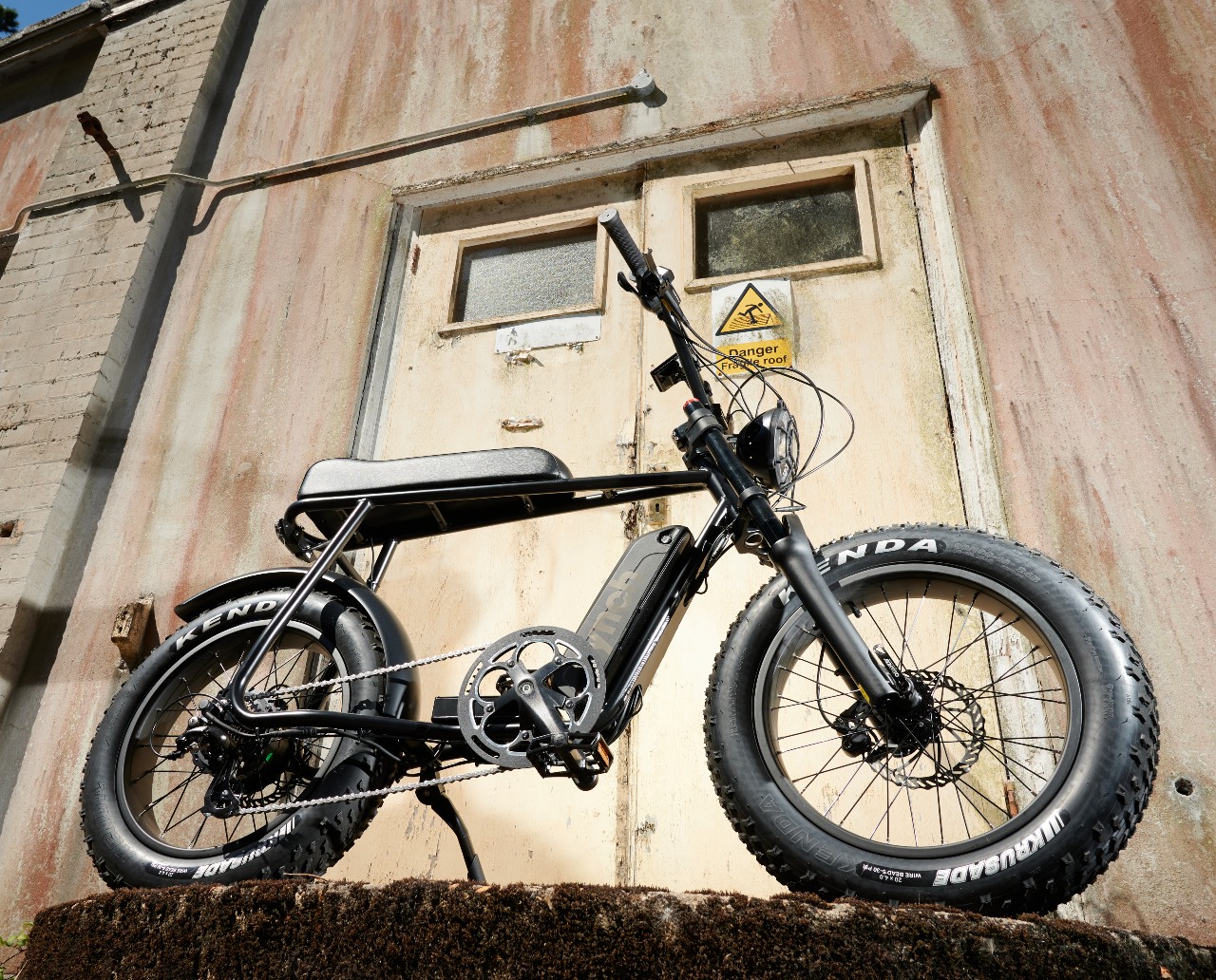 BACK2BLACK: Mini Monkey 750W